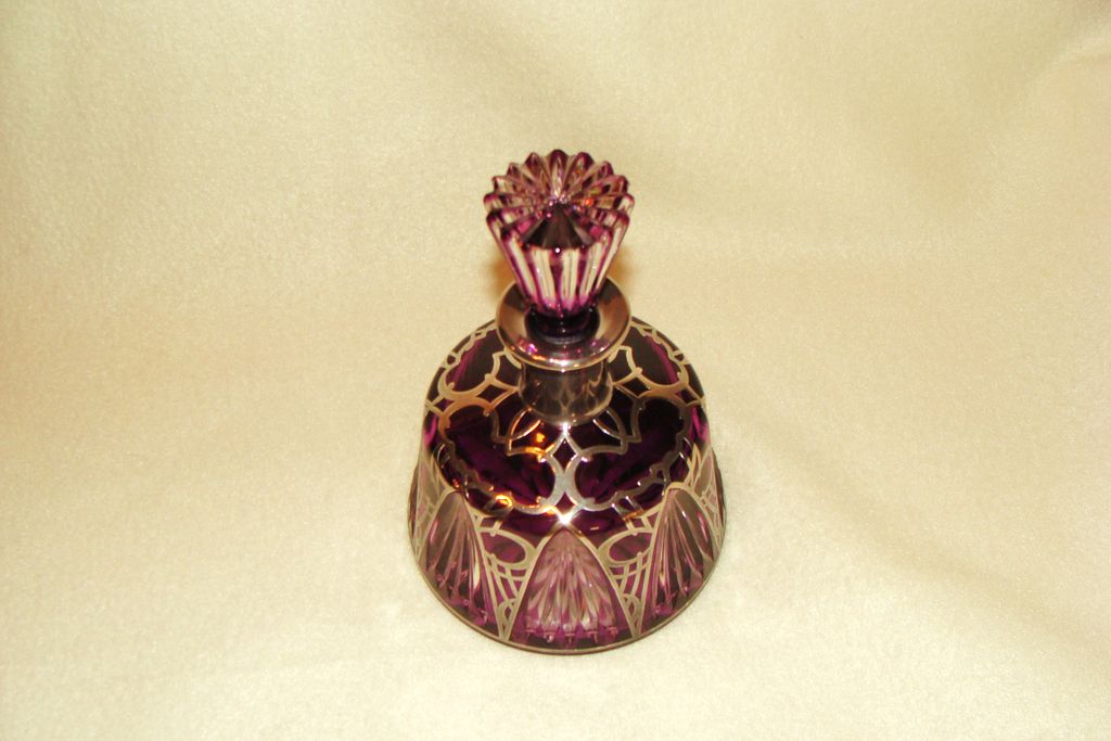 **Art Nouveau: Elegant, Amethyst and Sterling ABP Cut Glass Decanter **Art Nouveau: Elegant, Amethyst and Sterling ABP Cut Glass Decanter