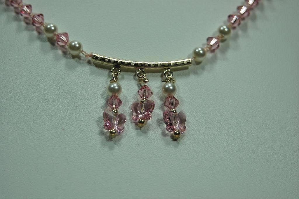 Delicate, Light Rose AB, Swarovski Simulated Pearl, 14kt Gold Filled Necklace; FREE earrings. Delicate, Light Rose AB, Swarovski Simulated Pearl, 14kt Gold Filled Necklace; FREE earrings.