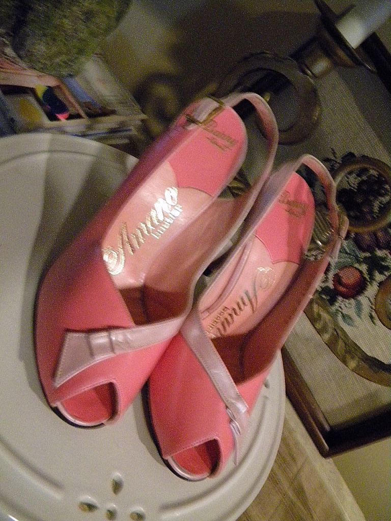 Vintage Ladies Amano Pink Peep Toe Slingback Pumps 4B Vintage Ladies Amano Pink Peep Toe Slingback Pumps 4B