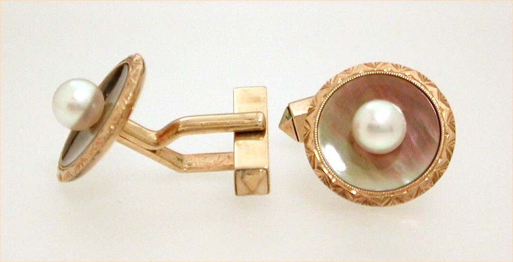 14k Gold Mikimoto Pearls Iridescent Gray Mother of Pearl Cufflinks 14k Gold Mikimoto Pearls Iridescent Gray Mother of Pearl Cufflinks