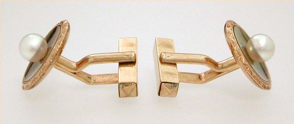 14k Gold Mikimoto Pearls Iridescent Gray Mother of Pearl Cufflinks 14k Gold Mikimoto Pearls Iridescent Gray Mother of Pearl Cufflinks