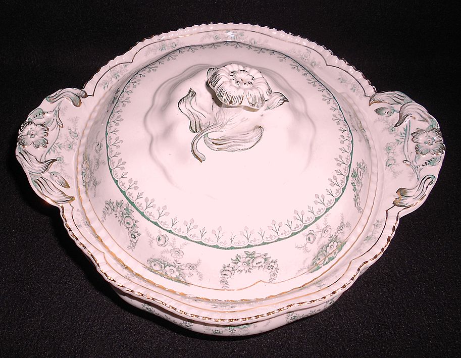 John Maddock & Sons Tureen 'Warwick' Royal Vitreous John Maddock & Sons Tureen 'Warwick' Royal Vitreous