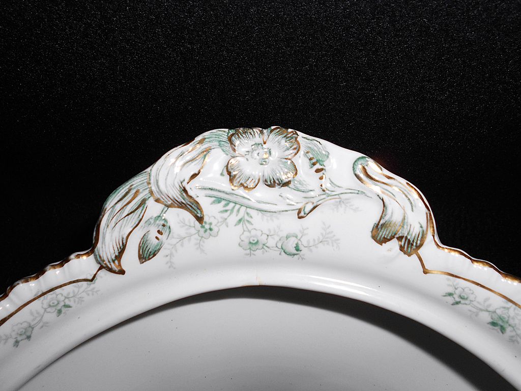 John Maddock & Sons Tureen 'Warwick' Royal Vitreous John Maddock & Sons Tureen 'Warwick' Royal Vitreous