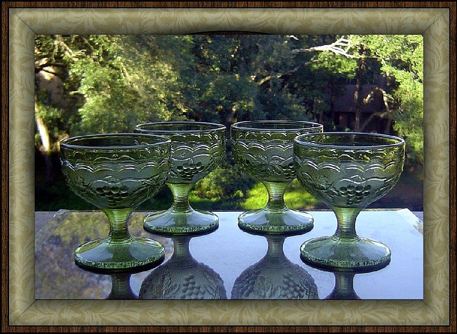 Set of 4 Dessert Dishes in Vintage Grape by Imperial Set of 4 Dessert Dishes in Vintage Grape by Imperial
