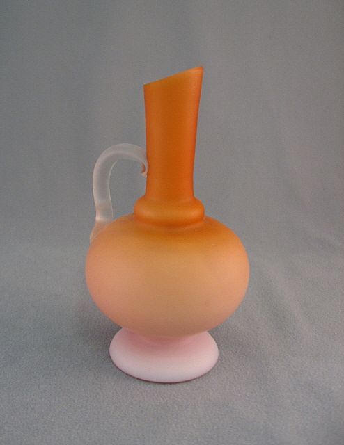 Victorian Peach And White Handled Vase Victorian Peach And White Handled Vase