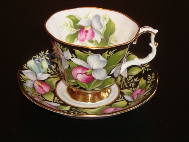 Royal Albert England Provincial Flowers Series - Madonna Lily - Prairie Crocus - Pitcher Plant - Alberta Rose - Prairie Lily - Mountain Avens - Mayflower Royal Albert England Provincial Flowers Series - Madonna Lily - Prairie Crocus - Pitcher Plant - Alberta Rose - Prairie Lily - Mountain Avens - Mayflower