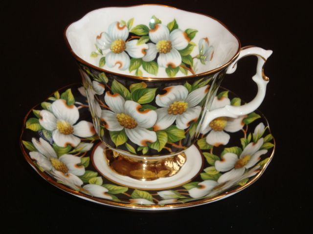 Royal Albert England Provincial Flowers Series - Madonna Lily - Prairie Crocus - Pitcher Plant - Alberta Rose - Prairie Lily - Mountain Avens - Mayflower Royal Albert England Provincial Flowers Series - Madonna Lily - Prairie Crocus - Pitcher Plant - Alberta Rose - Prairie Lily - Mountain Avens - Mayflower