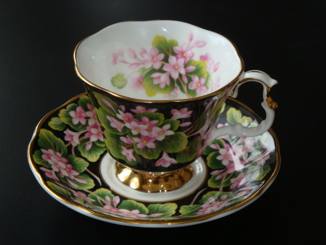 Royal Albert England Provincial Flowers Series - Madonna Lily - Prairie Crocus - Pitcher Plant - Alberta Rose - Prairie Lily - Mountain Avens - Mayflower Royal Albert England Provincial Flowers Series - Madonna Lily - Prairie Crocus - Pitcher Plant - Alberta Rose - Prairie Lily - Mountain Avens - Mayflower