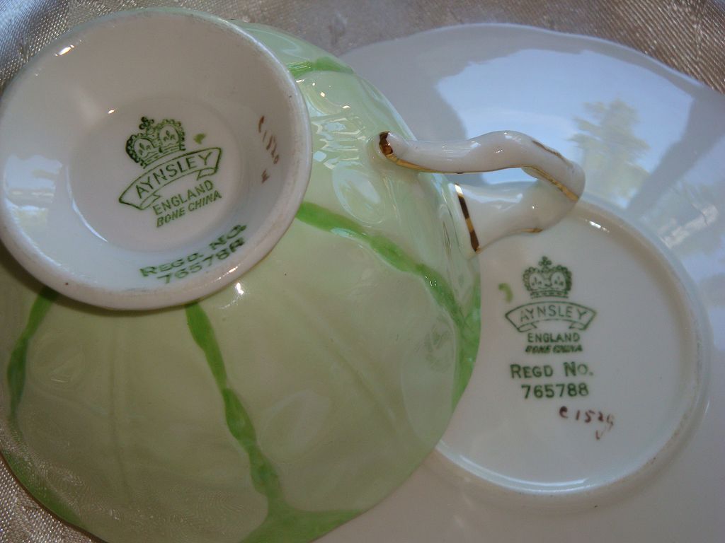 Aynsley Textured Crocus Shape Minty Green Cup and Saucer ~ BEAUTIFUL Aynsley Textured Crocus Shape Minty Green Cup and Saucer ~ BEAUTIFUL
