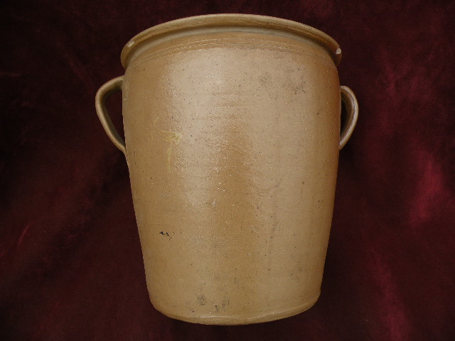 American folk art stoneware two gallon crock American folk art stoneware two gallon crock