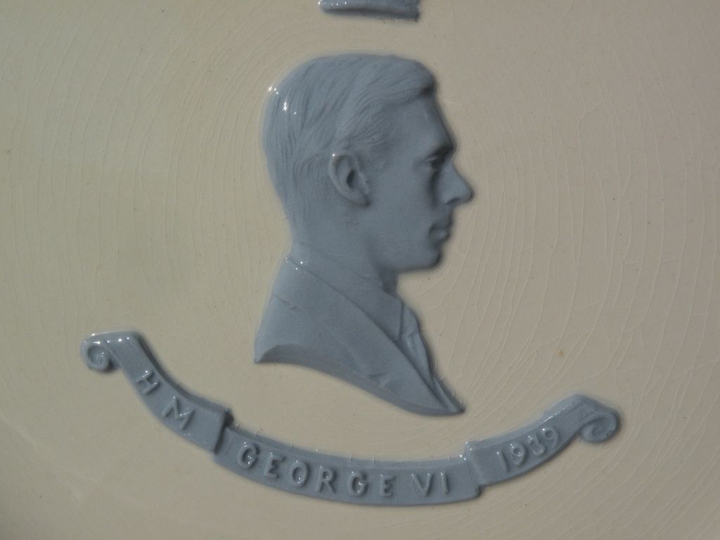 Wedgwood PAIR Elizabeth and George VI 1939 limited edition commemorative plates Wedgwood PAIR Elizabeth and George VI 1939 limited edition commemorative plates