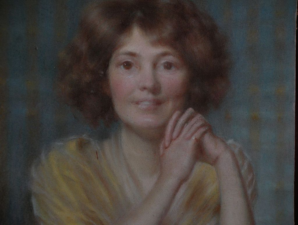Listed Scottish art by DAVID COMBA ADAMSON (1859-1926) pastel drawing of young lady Listed Scottish art by DAVID COMBA ADAMSON (1859-1926) pastel drawing of young lady