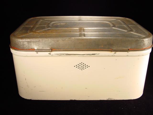 Vintage White Bread Box with Flower Pot Motif Vintage White Bread Box with Flower Pot Motif