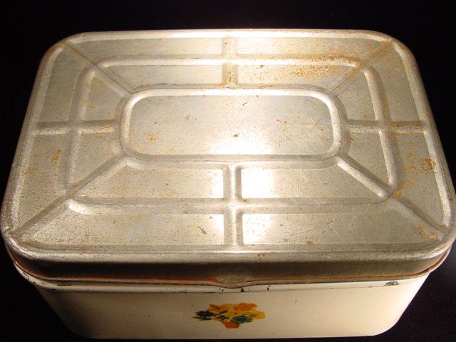 Vintage White Bread Box with Flower Pot Motif Vintage White Bread Box with Flower Pot Motif
