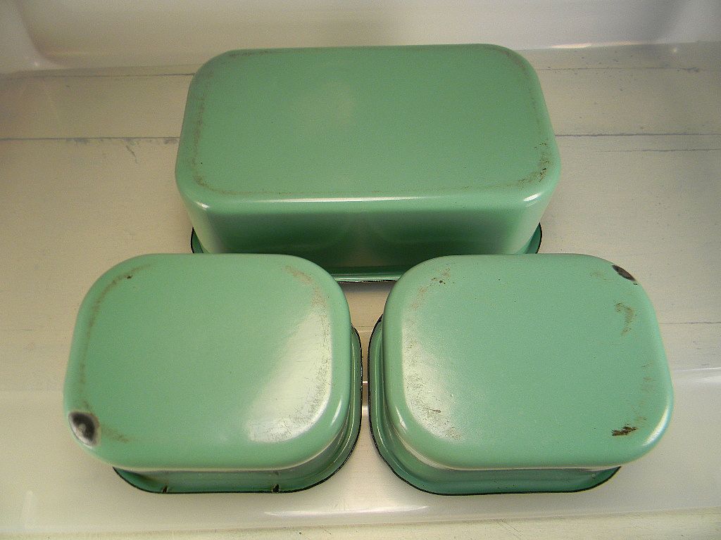 Vintage Stewart Warner Enamel Refrigerator Set Vintage Stewart Warner Enamel Refrigerator Set