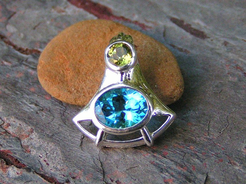 Exciting Blue Topaz and Peridot Sterling Silver Pendant Exciting Blue Topaz and Peridot Sterling Silver Pendant