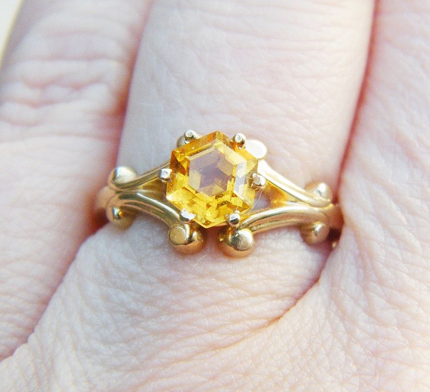 Pretty 14K Citrine Ring Pretty 14K Citrine Ring