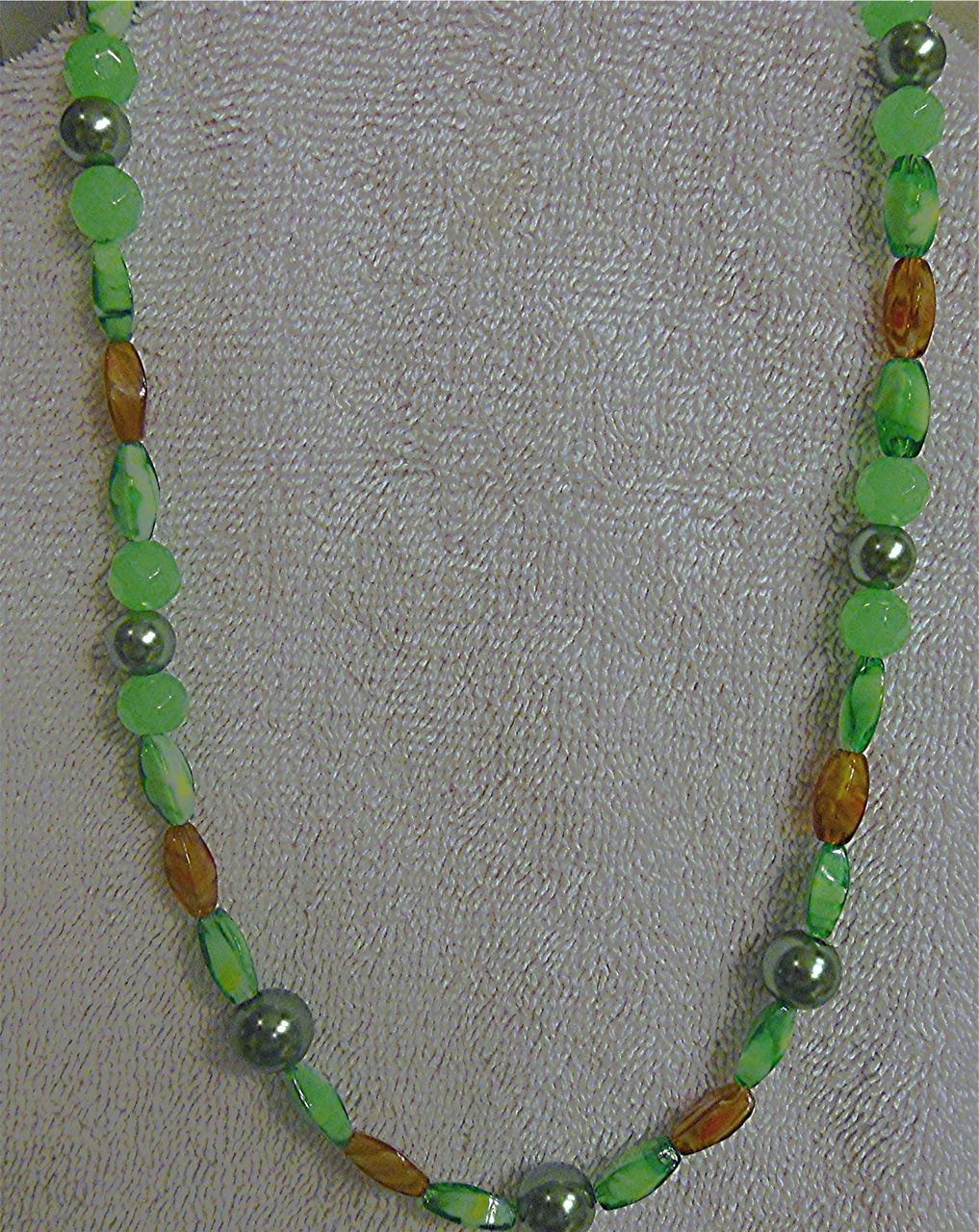 Single Strand Necklace - Go Green Single Strand Necklace - Go Green