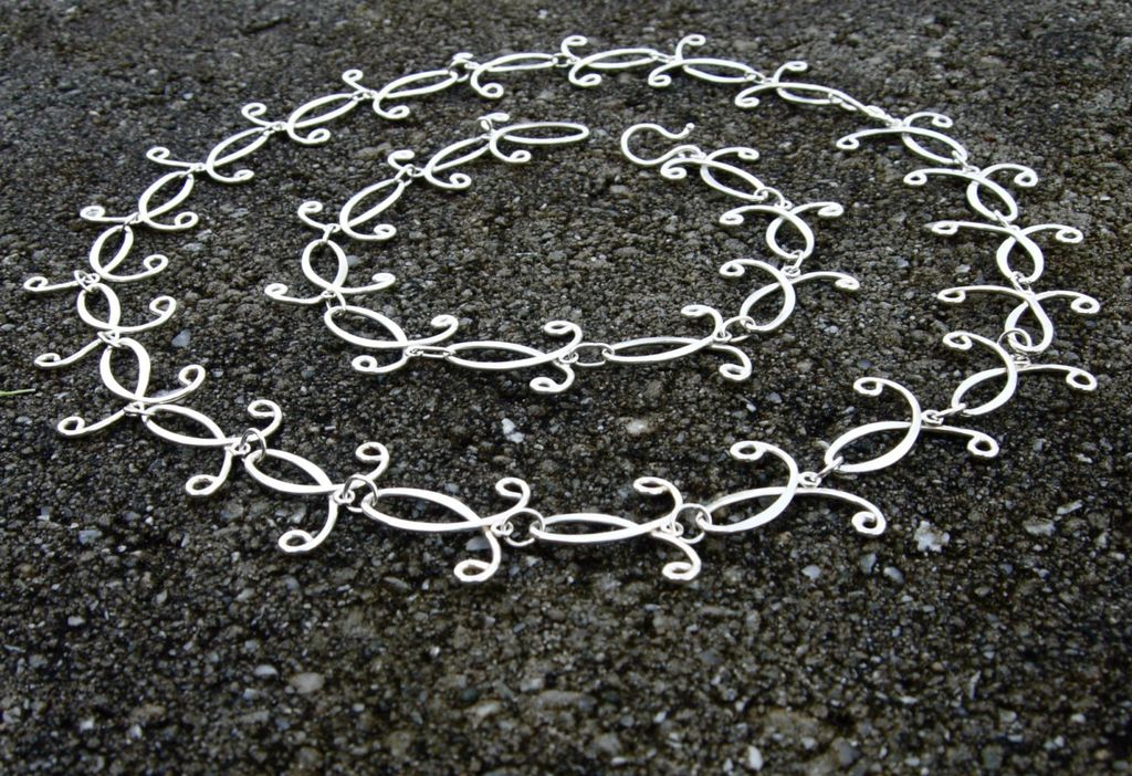 SCHOOL OF FISH Argentium Sterling Silver Bracelet SCHOOL OF FISH Argentium Sterling Silver Bracelet