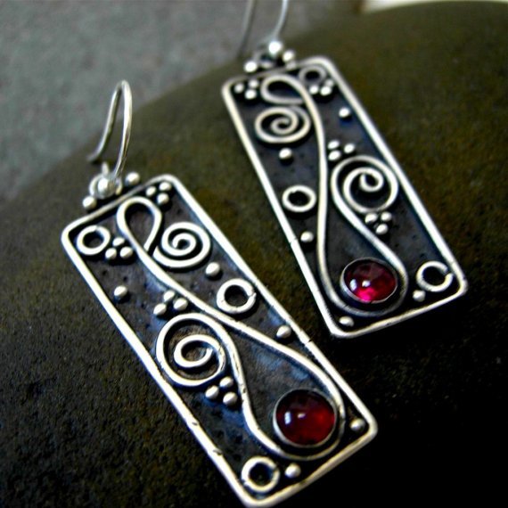 ARIA Oblong Oxidized Argentium Silver and Garnet Earring ARIA Oblong Oxidized Argentium Silver and Garnet Earring