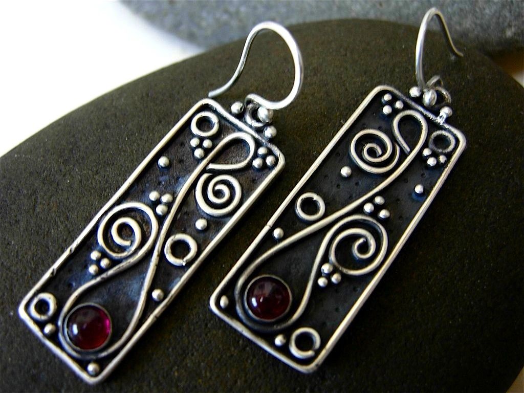 ARIA Oblong Oxidized Argentium Silver and Garnet Earring ARIA Oblong Oxidized Argentium Silver and Garnet Earring