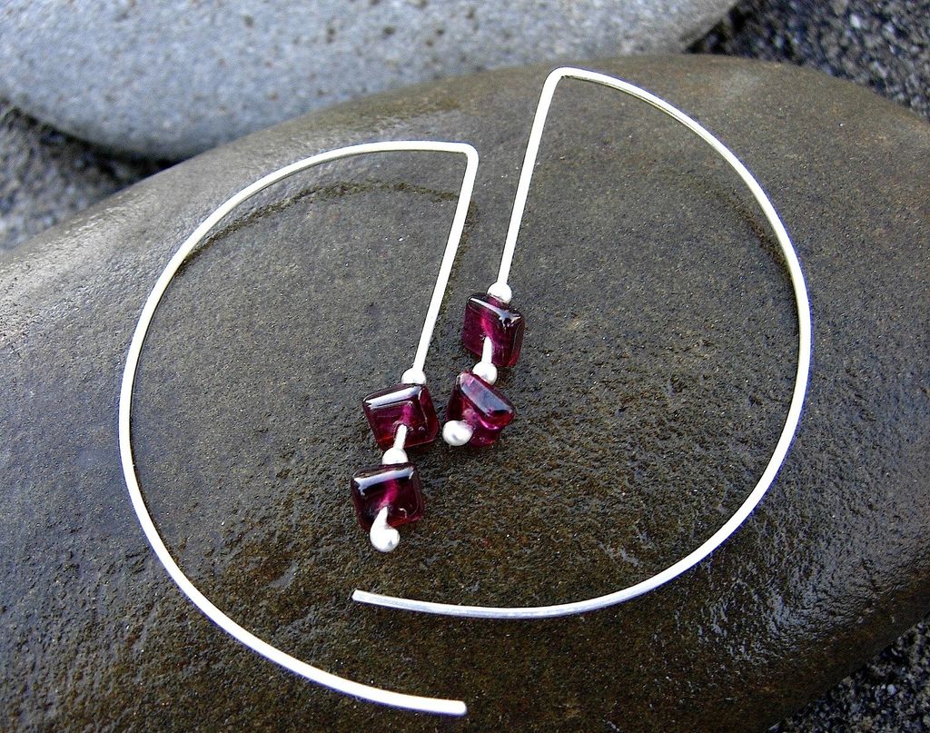 CRESCENT PIKE Argentium Silver Double Garnet Mod Earring CRESCENT PIKE Argentium Silver Double Garnet Mod Earring
