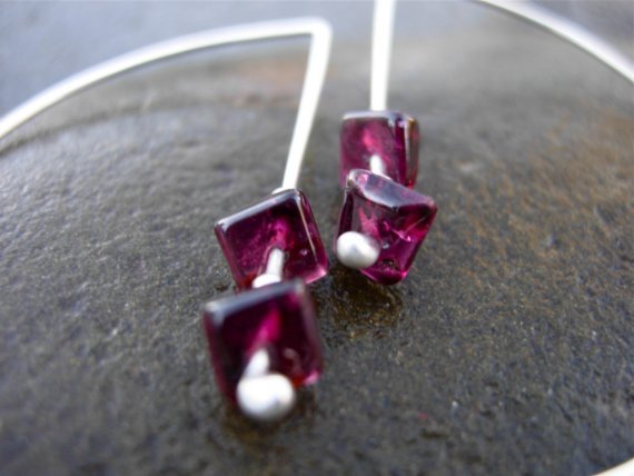 CRESCENT PIKE Argentium Silver Double Garnet Mod Earring CRESCENT PIKE Argentium Silver Double Garnet Mod Earring