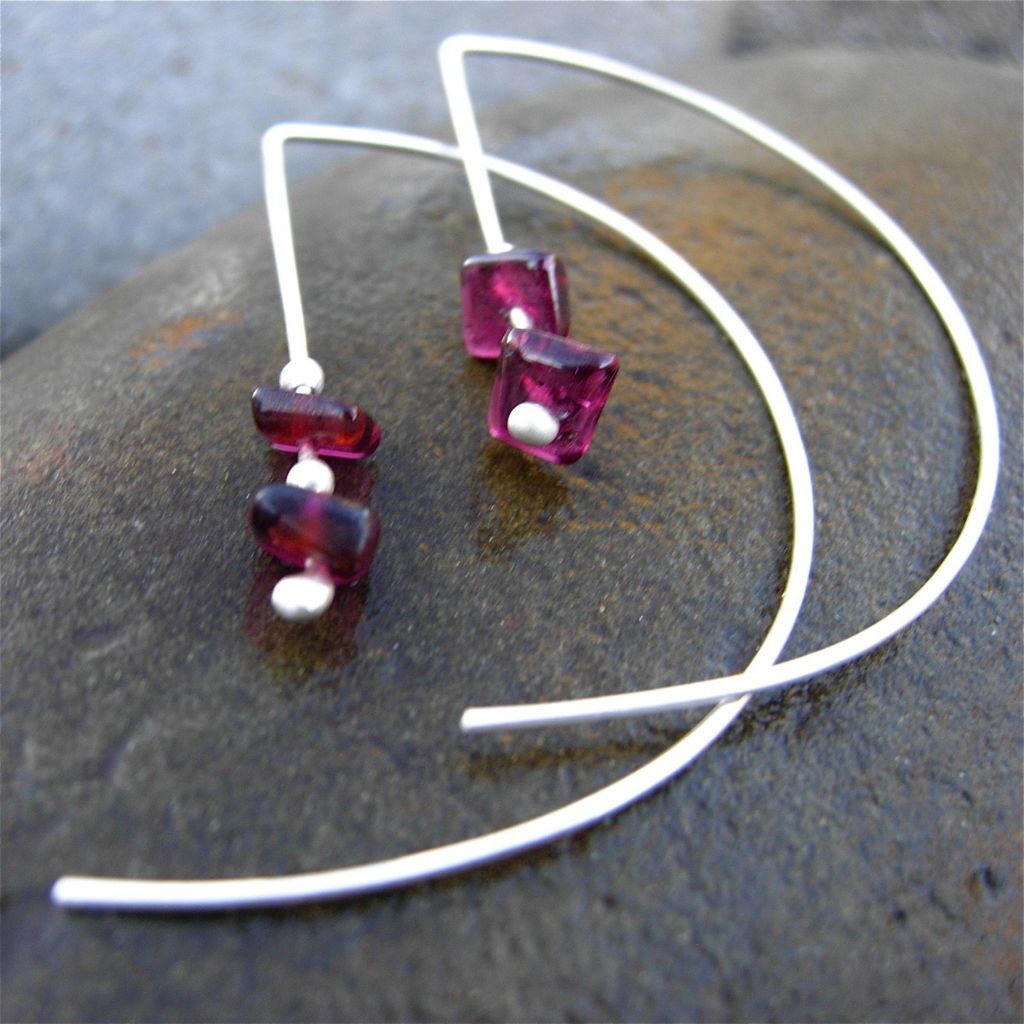 CRESCENT PIKE Argentium Silver Double Garnet Mod Earring CRESCENT PIKE Argentium Silver Double Garnet Mod Earring