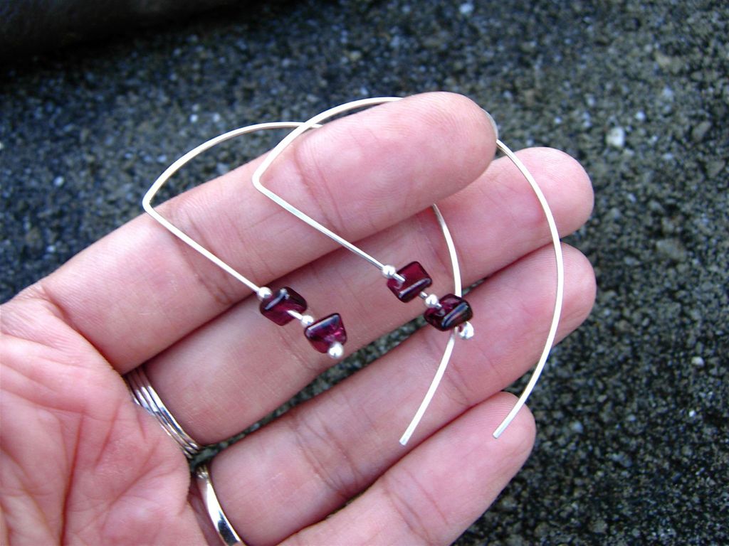 CRESCENT PIKE Argentium Silver Double Garnet Mod Earring CRESCENT PIKE Argentium Silver Double Garnet Mod Earring