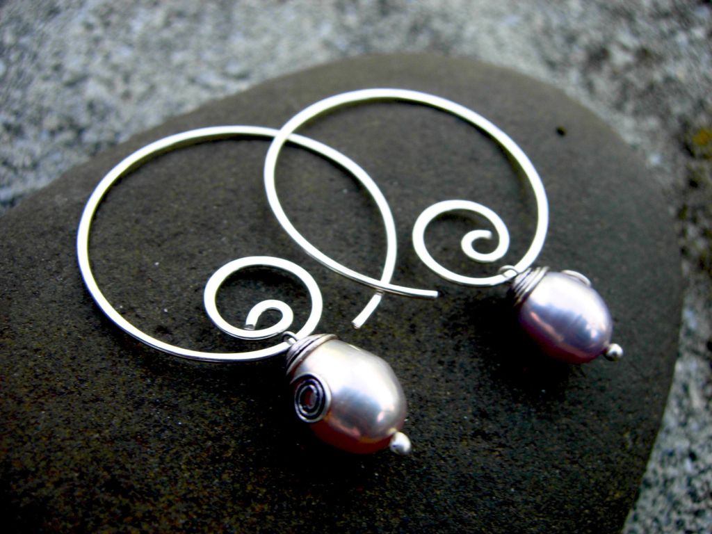 MEANDER Purple Cultured Fresh Water Pearl Drop Sterling Silver Earring MEANDER Purple Cultured Fresh Water Pearl Drop Sterling Silver Earring
