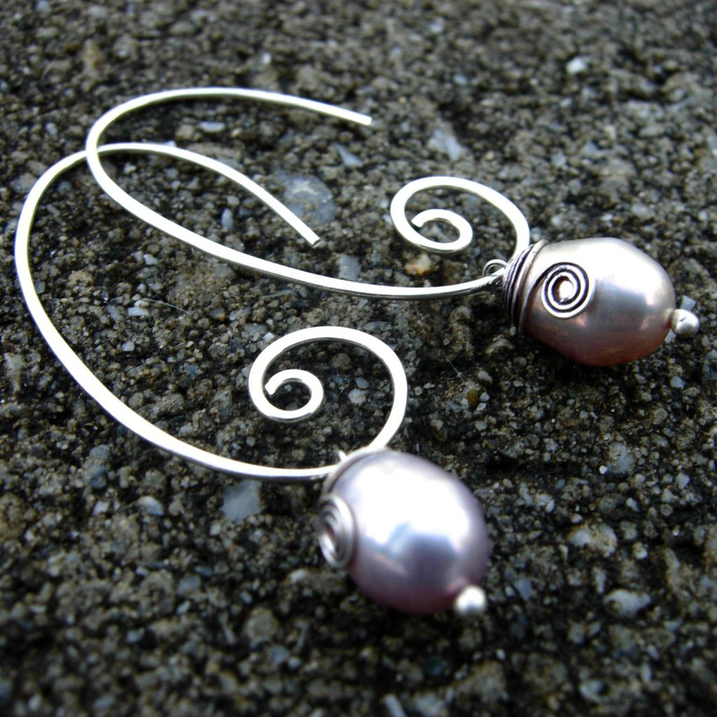 MEANDER Purple Cultured Fresh Water Pearl Drop Sterling Silver Earring MEANDER Purple Cultured Fresh Water Pearl Drop Sterling Silver Earring