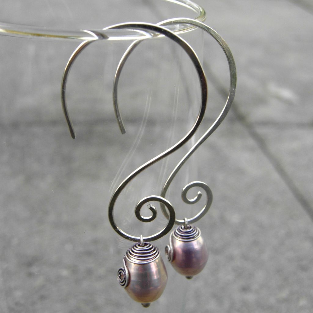 MEANDER Purple Cultured Fresh Water Pearl Drop Sterling Silver Earring MEANDER Purple Cultured Fresh Water Pearl Drop Sterling Silver Earring