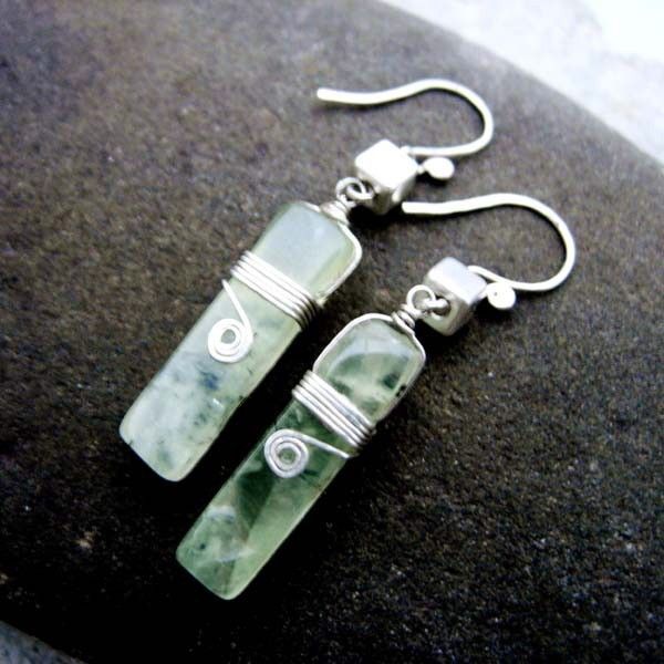 SQUARE n CUBE 5x25mm Green Tourmaline n Sterling Silver Dangling Earring SQUARE n CUBE 5x25mm Green Tourmaline n Sterling Silver Dangling Earring