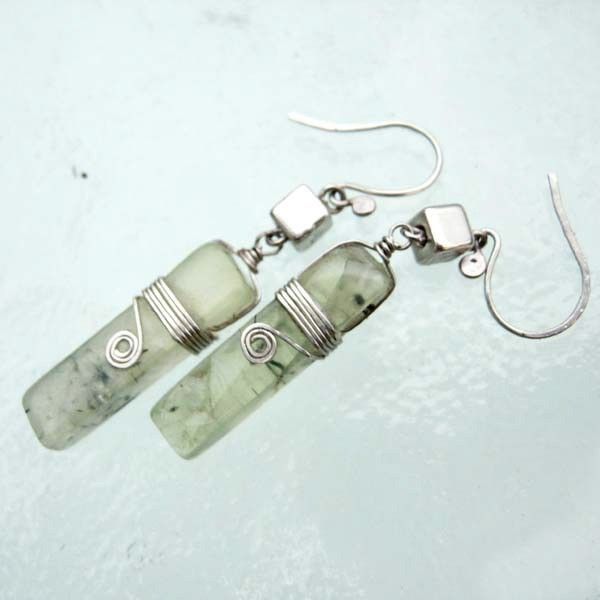 SQUARE n CUBE 5x25mm Green Tourmaline n Sterling Silver Dangling Earring SQUARE n CUBE 5x25mm Green Tourmaline n Sterling Silver Dangling Earring