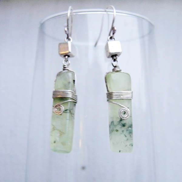 SQUARE n CUBE 5x25mm Green Tourmaline n Sterling Silver Dangling Earring SQUARE n CUBE 5x25mm Green Tourmaline n Sterling Silver Dangling Earring