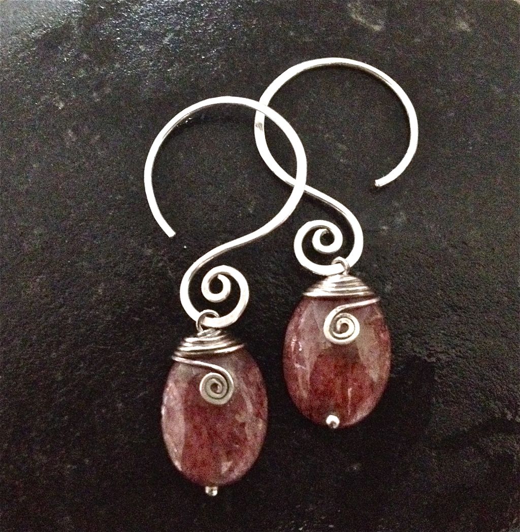 MEANDER African Winery Aventurine Sterling Silver Hoop Dangle Earring MEANDER African Winery Aventurine Sterling Silver Hoop Dangle Earring