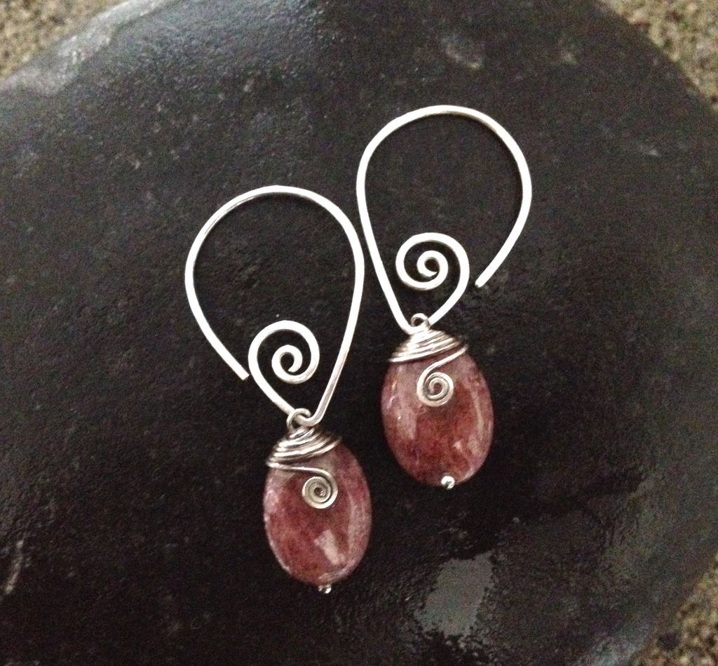 MEANDER African Winery Aventurine Sterling Silver Hoop Dangle Earring MEANDER African Winery Aventurine Sterling Silver Hoop Dangle Earring