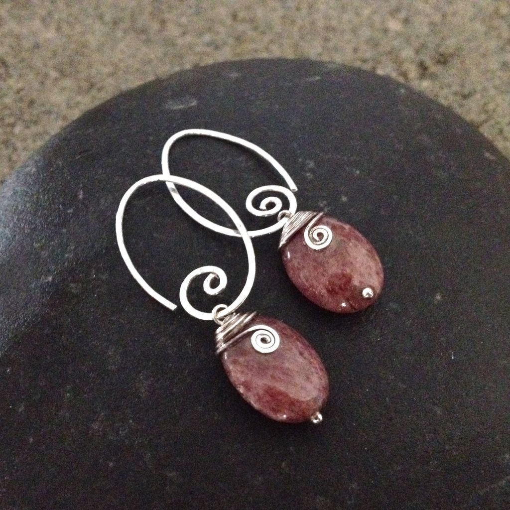 MEANDER African Winery Aventurine Sterling Silver Hoop Dangle Earring MEANDER African Winery Aventurine Sterling Silver Hoop Dangle Earring