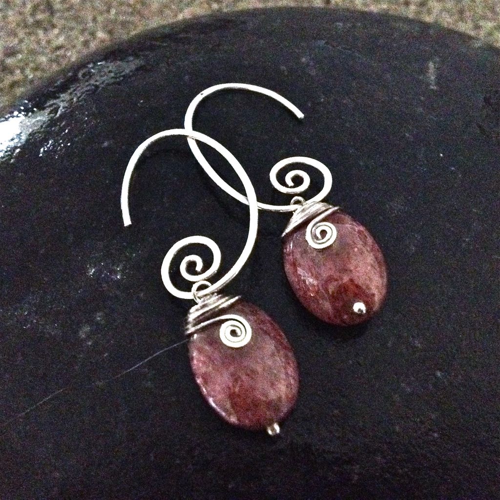 MEANDER African Winery Aventurine Sterling Silver Hoop Dangle Earring MEANDER African Winery Aventurine Sterling Silver Hoop Dangle Earring