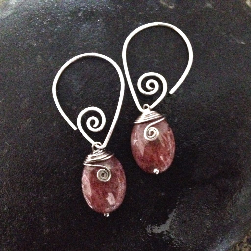 MEANDER African Winery Aventurine Sterling Silver Hoop Dangle Earring MEANDER African Winery Aventurine Sterling Silver Hoop Dangle Earring