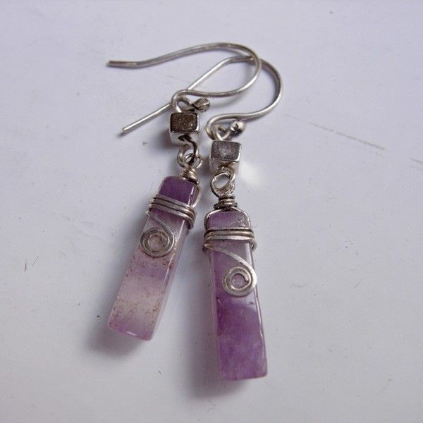 SQUARE and CUBE Amethyst Tooth n Sterling Silver Dangling Earring SQUARE and CUBE Amethyst Tooth n Sterling Silver Dangling Earring