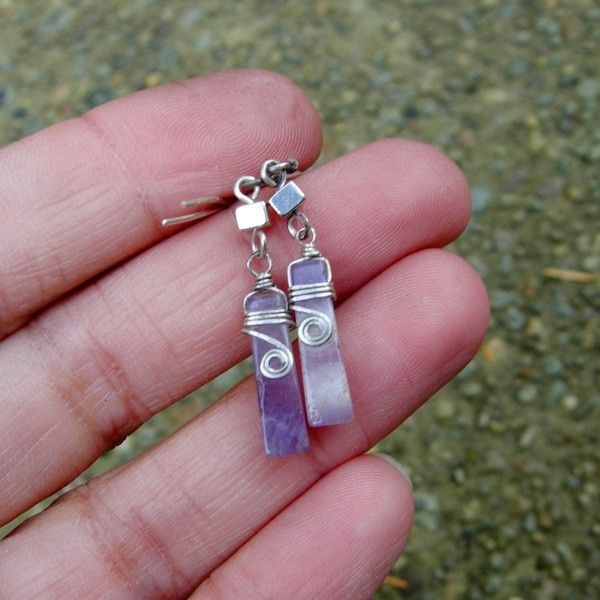 SQUARE and CUBE Amethyst Tooth n Sterling Silver Dangling Earring SQUARE and CUBE Amethyst Tooth n Sterling Silver Dangling Earring