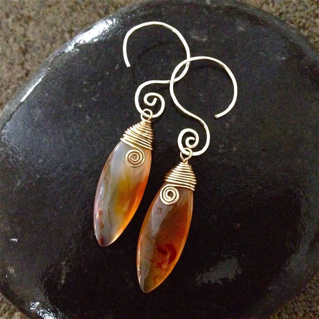 MEANDER V Carnelian Marquise Drop and 14 Karat Gold Dangle Hoop Earring MEANDER V Carnelian Marquise Drop and 14 Karat Gold Dangle Hoop Earring