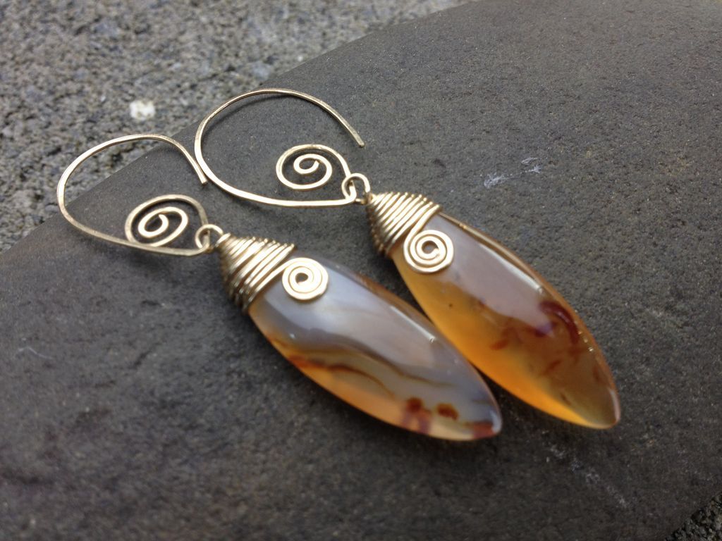 MEANDER V Carnelian Marquise Drop and 14 Karat Gold Dangle Hoop Earring MEANDER V Carnelian Marquise Drop and 14 Karat Gold Dangle Hoop Earring