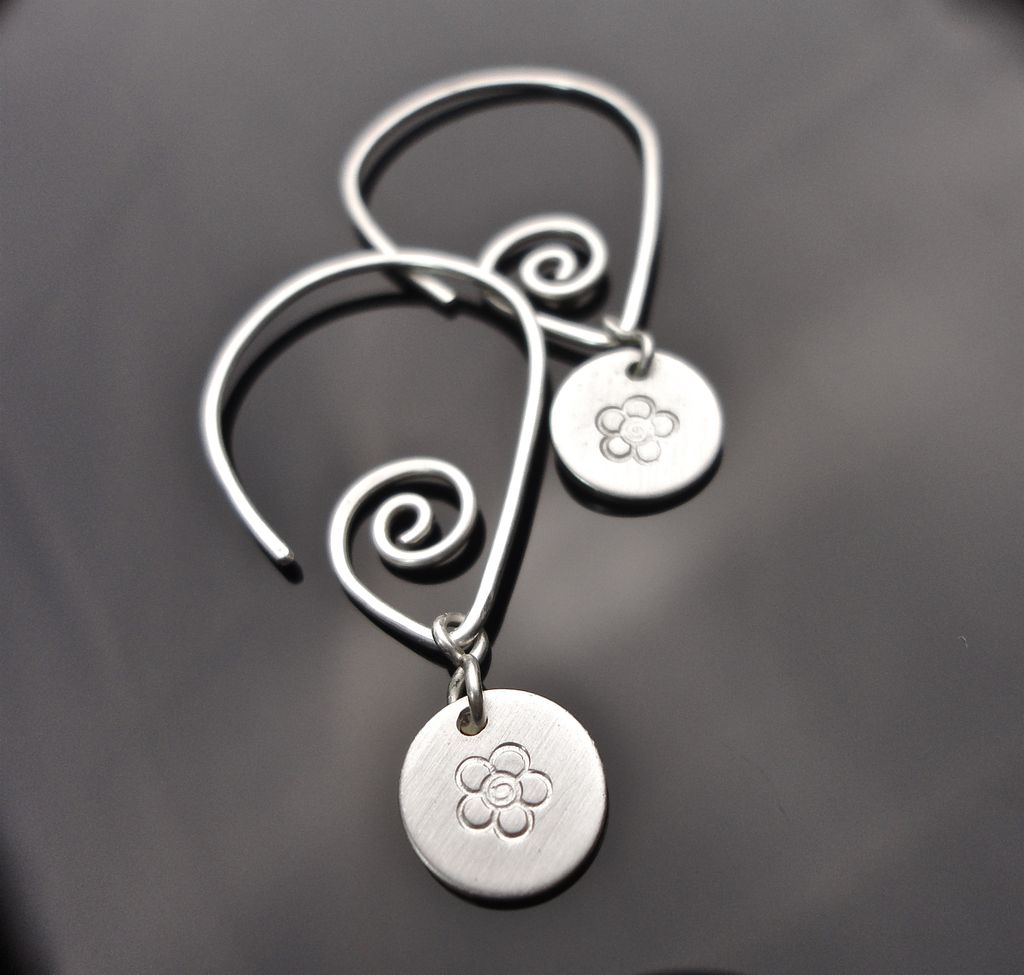 V MEANDER FLORET Sterling Silver Drop Hoop Dangle Earring V MEANDER FLORET Sterling Silver Drop Hoop Dangle Earring