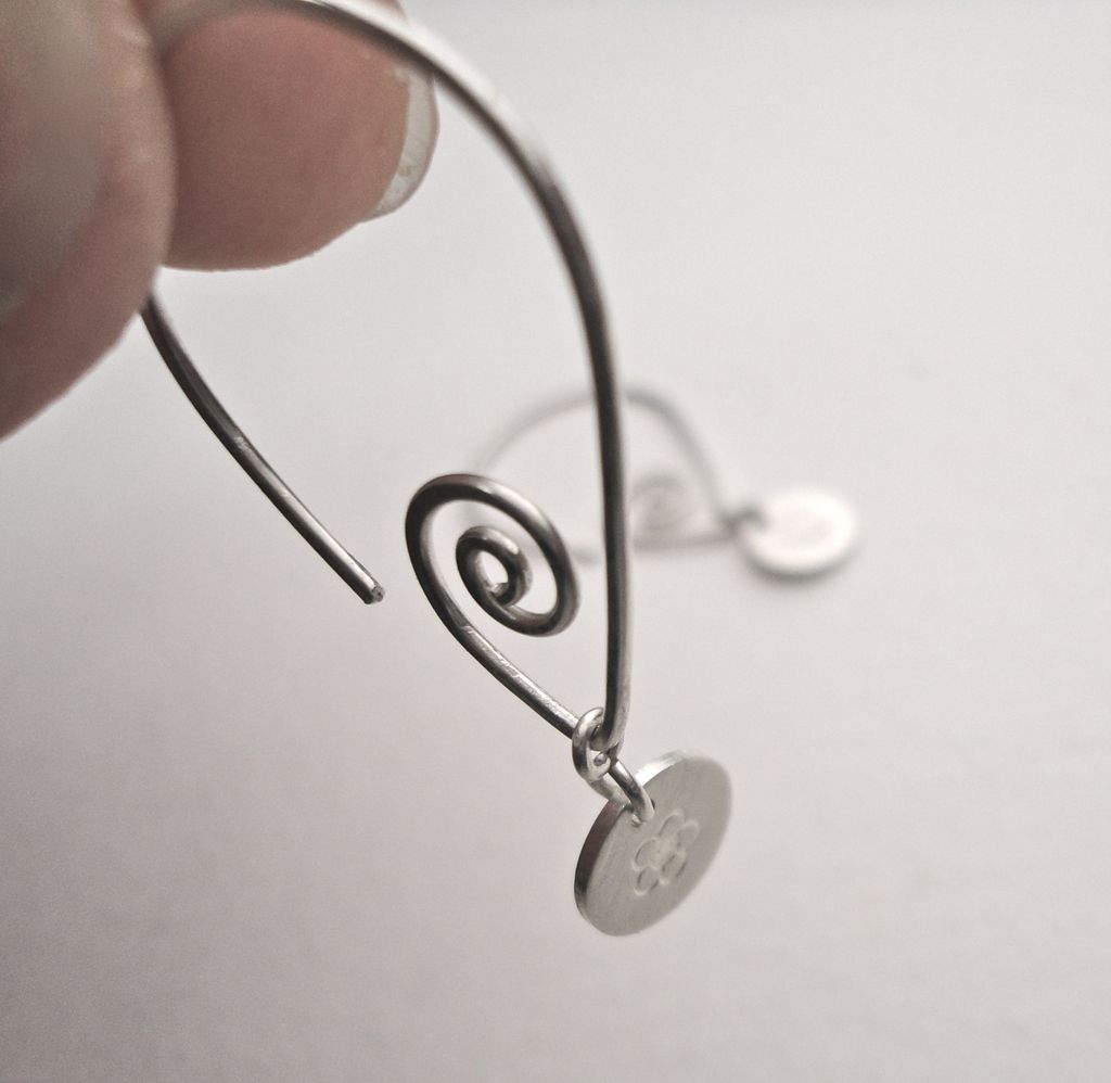 V MEANDER FLORET Sterling Silver Drop Hoop Dangle Earring V MEANDER FLORET Sterling Silver Drop Hoop Dangle Earring