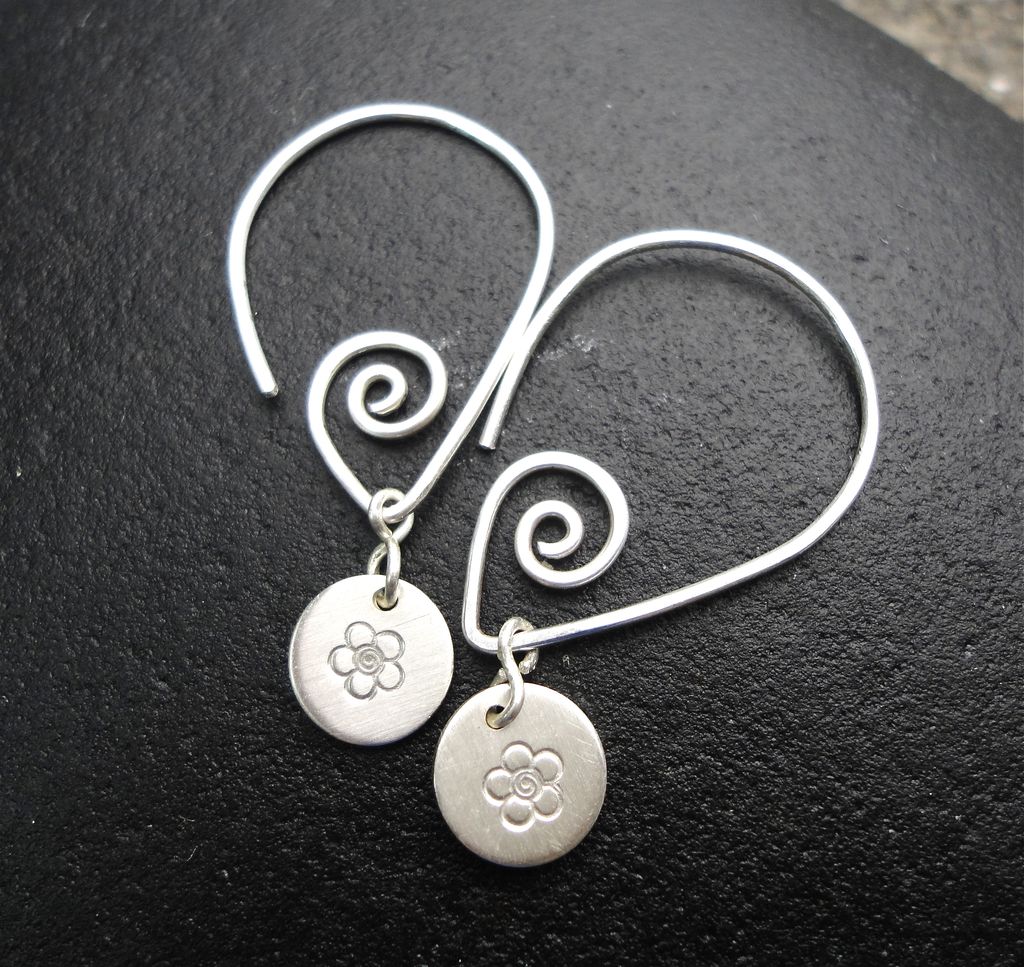 V MEANDER FLORET Sterling Silver Drop Hoop Dangle Earring V MEANDER FLORET Sterling Silver Drop Hoop Dangle Earring