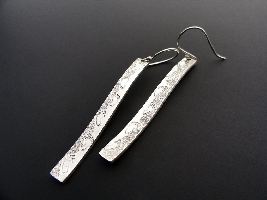 SANDY WALK Sterling Silver Slim Wavy Strip Dangle Earring SANDY WALK Sterling Silver Slim Wavy Strip Dangle Earring