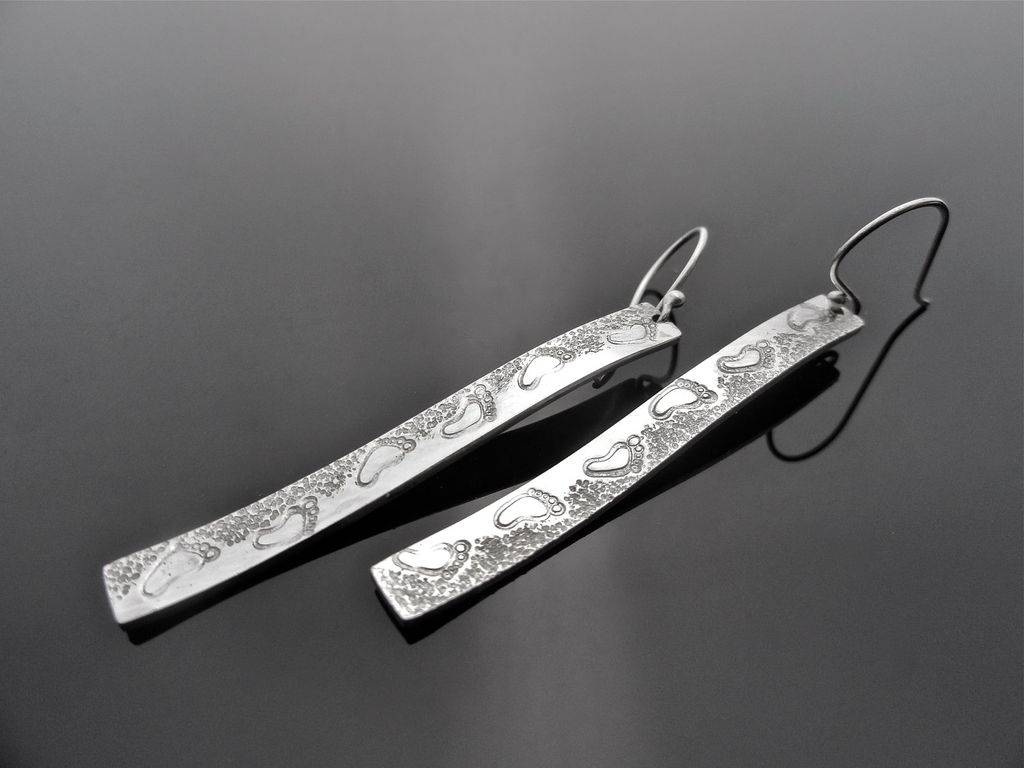 SANDY WALK Sterling Silver Slim Wavy Strip Dangle Earring SANDY WALK Sterling Silver Slim Wavy Strip Dangle Earring