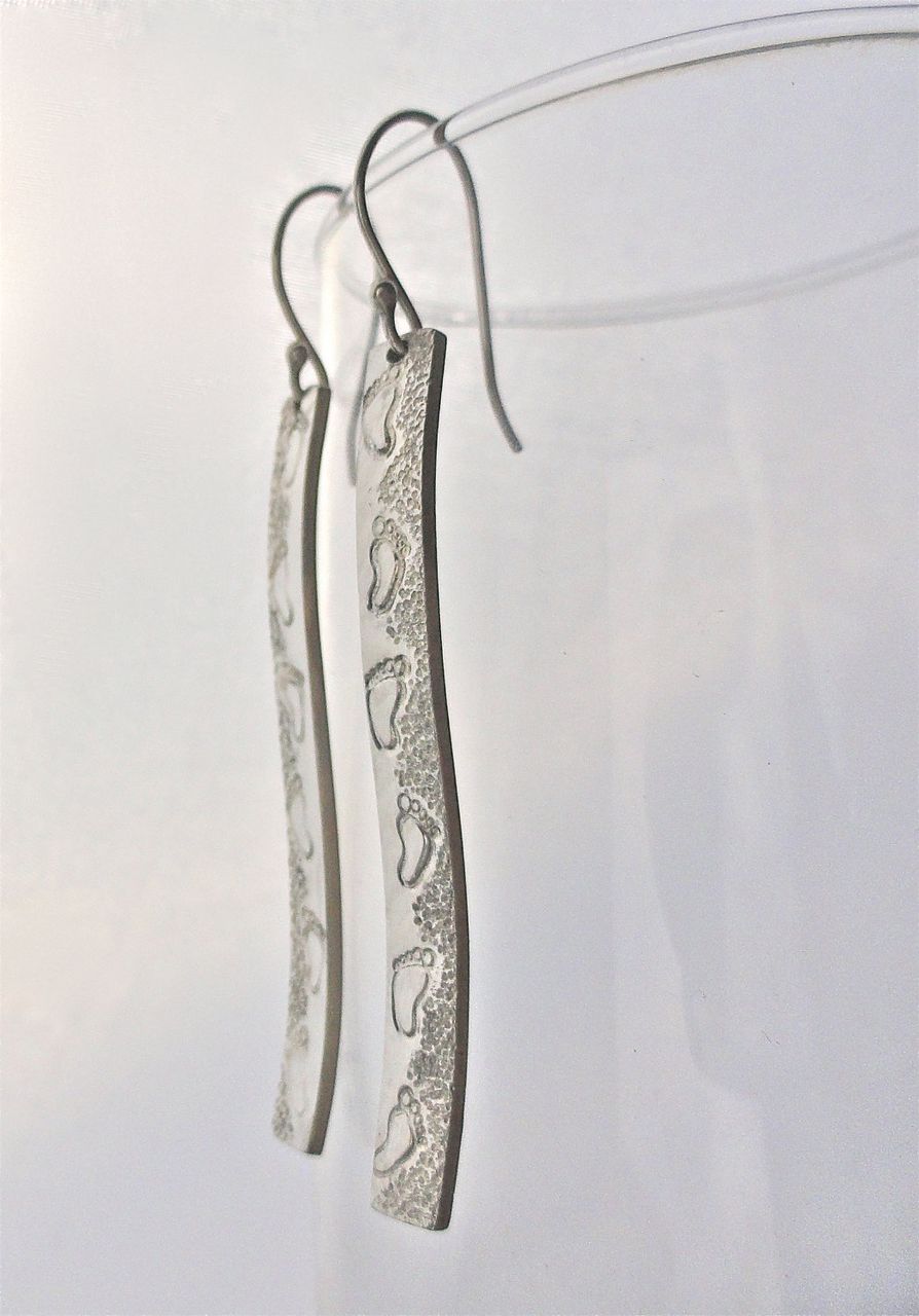 SANDY WALK Sterling Silver Slim Wavy Strip Dangle Earring SANDY WALK Sterling Silver Slim Wavy Strip Dangle Earring